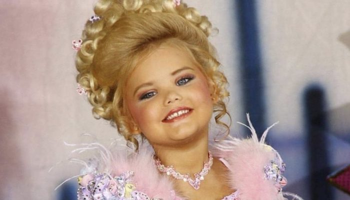 Everybody on the planet revered this little kid's allure. See, how she changed.