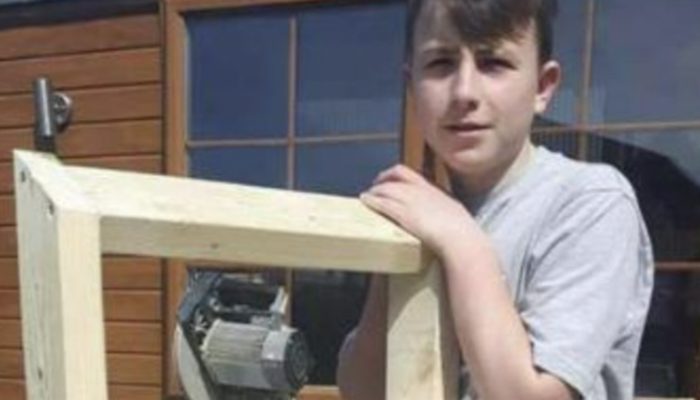 The most generous 15-year-old boy built a house for his sister in seven days. Really appreciated step.