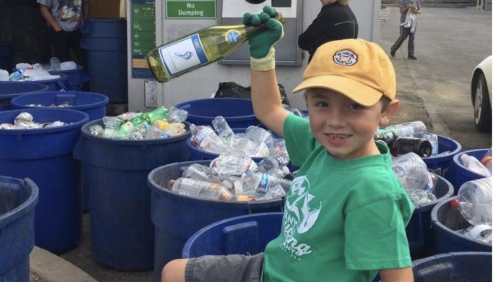 The boy, 12-year-old, contributes to the elimination of trash from the sea and has already recycled nearly 2 million bottles.