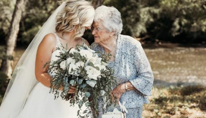 The lady got married and invited her four grandmothers to be her flower girls. The result was astonishing.