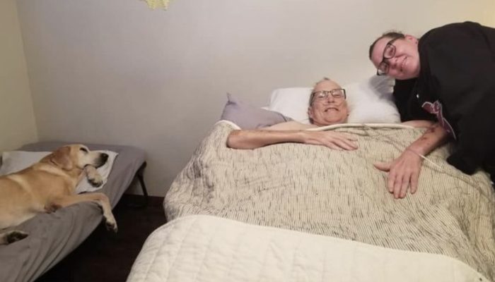 The dog refused to leave his dying owner, they died a few hours apart. So loved.
