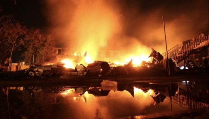 During a campfire, a teen carried 15 children in his arms: He saved numerous lives. See the hero.