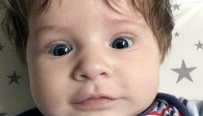 After undergoing long treatments, the mother gave birth to two exceptional sons, which shocked the doctors.