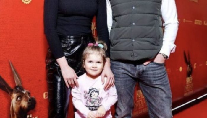 Despite tension, daughter dropped weight in front of her. She discussed the involvement of her son-in-law.