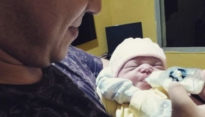 Newborn recognized her father's voice as soon as she heard it and greeted him with a bright smile.