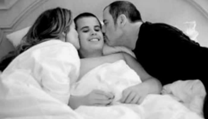 John Travolta hugged his dying son while crying and said something that made everyone cry.