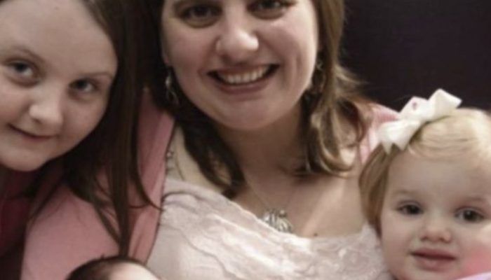 The young girl had two births an look how  the incredible story astounded everyone.