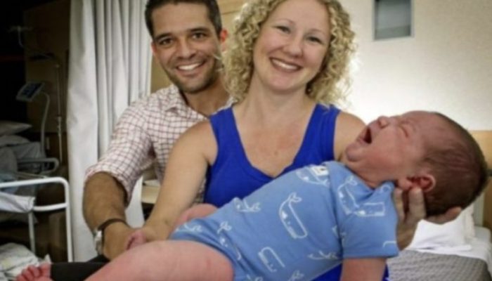 An Australian mother gave birth to a baby weighing 6kg. He is one of the world's largest babies.