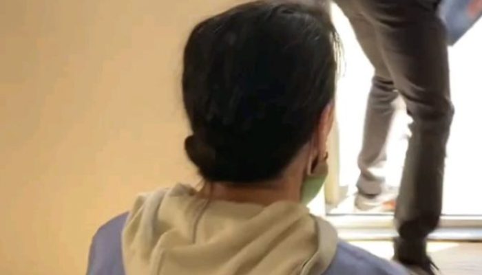 For 20 years, a cleaning lady worked at an elite house but lost her job. See what residents did.