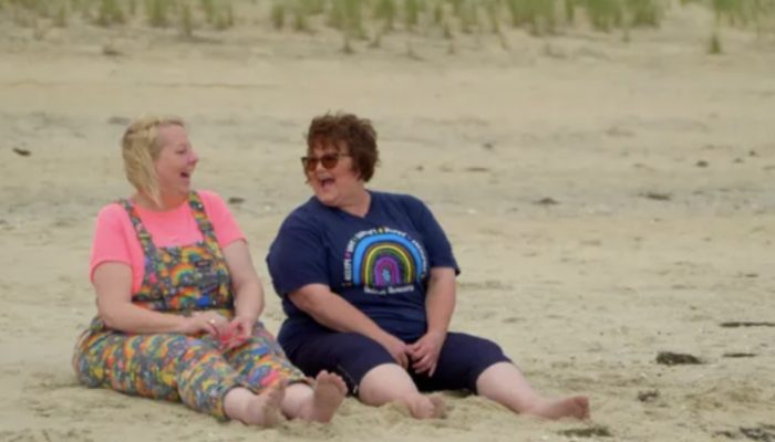 After a 56-year separation, sisters who were only a few minutes apart and had never met before finally met. How they look like now.