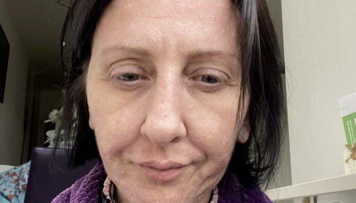 The mother looks unrecognizable after a remarkable transformation. Now he is extremely beautiful after her long-term marriage.