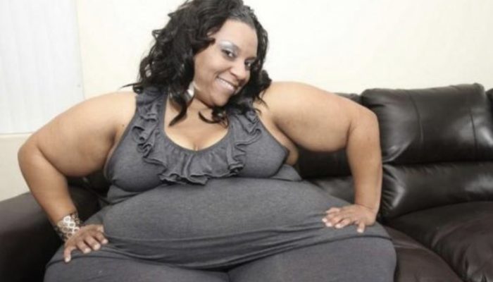 What does a woman with hips almost 2.5 meters wide look like?