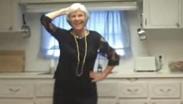 Nobody could have predicted that the 82-year-old woman would dance like that when she entered the room! The internet is flooded with this video.