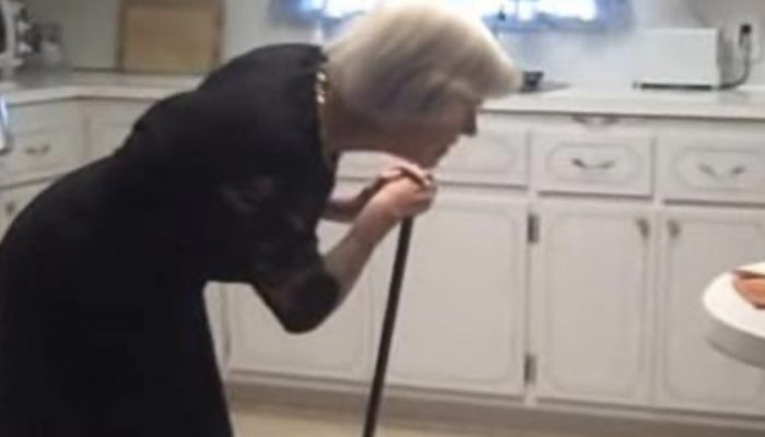 Nobody could have predicted that the 82-year-old woman would dance like that when she entered the room! The internet is flooded with this video.
