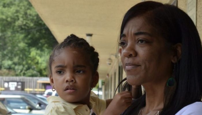 A 3-year-old girl makes money by selling lemonade to help mothers in need buy diapers and feeding bottles.