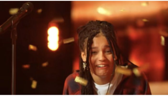 The young girl, who is only 13 but already looks like a Superstar, impressed everyone with her talent.
