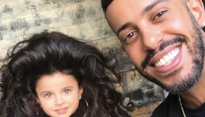 No one can believe that a 7-year-old girl's luxurious long hair is natural as she represents social media.