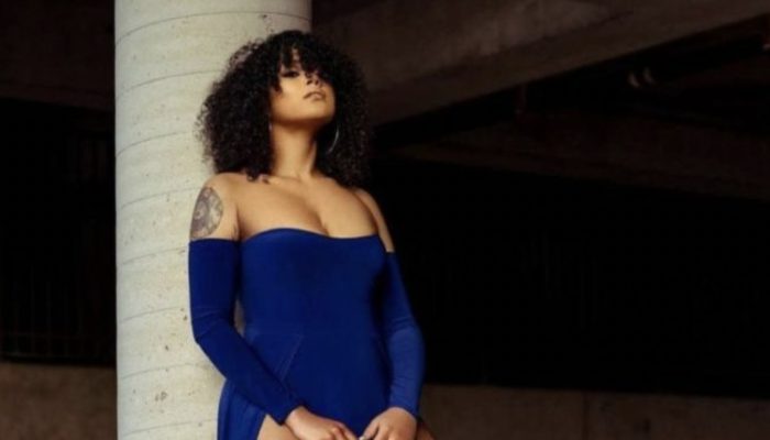Against all odds, a girl with a massive leg weighing 45kg became a model.