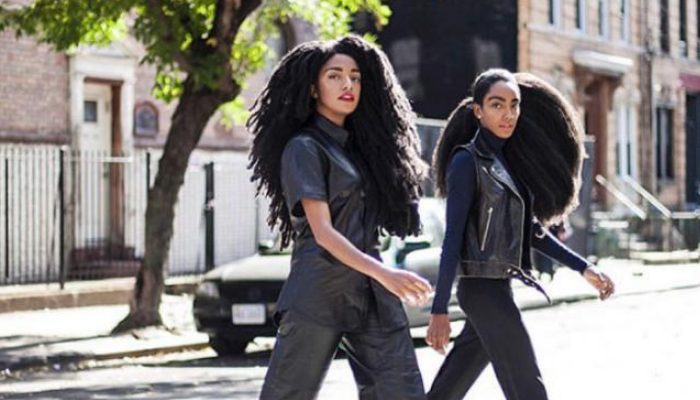 The identical twins who became overnight sensations because to their matching hairstyles