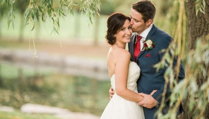 The groom disappears as the couple is taking wedding photographs, and the bride and child later discover him in the lake