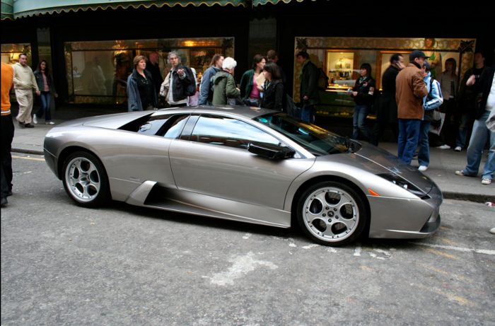 Au début des années 1960, Ferrucio Lamborgini était propriétaire de plusieurs entreprises  et il etait tres riche