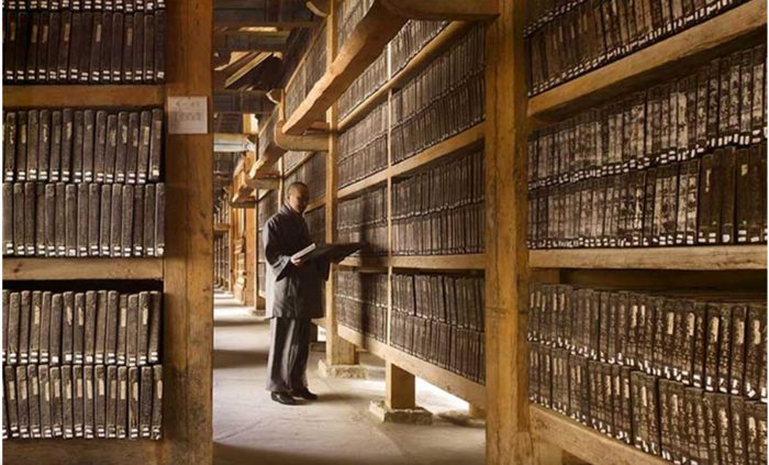 Internet soit devenu une bibliothèque du monde moderne, il est différent, lorsque vous allez à la bibliothèque