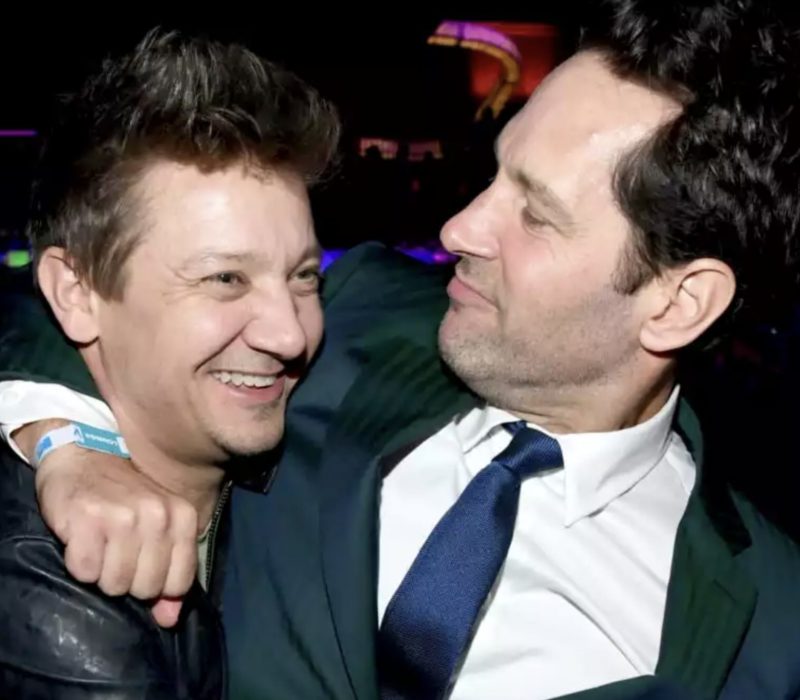 Après la mésaventure de Jeremy Renner avec sa motoneige, Paul Rudd lui a écrit une note humoristique, comme l'a révélé Jeremy Renner