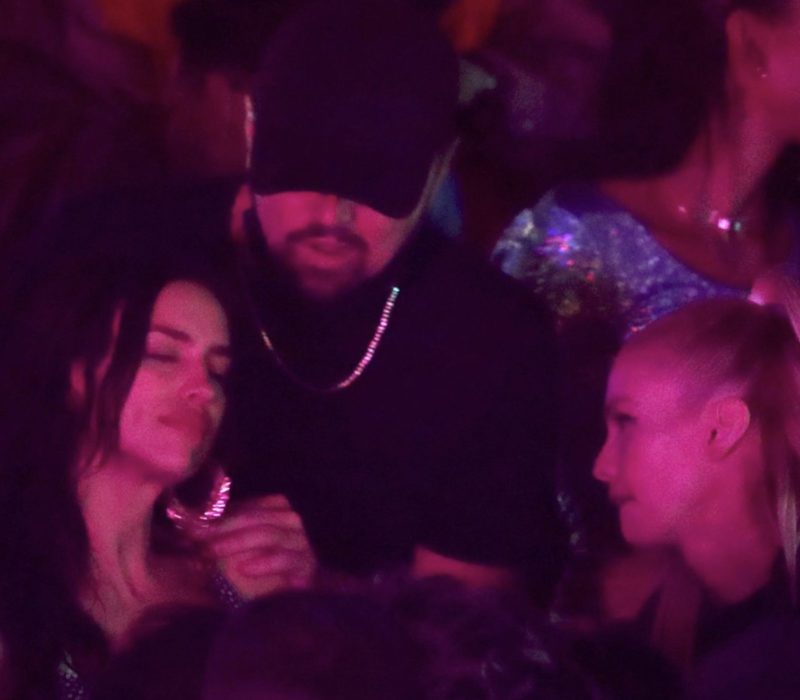 Au Coachella Music Festival, Leonardo DiCaprio a été vu en train de traîner avec l'ex-petite amie de Bradley Cooper, Irina Shayk