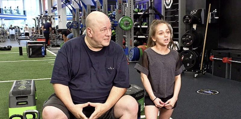 Shauna Rae défend fièrement ses "grands yeux brillants" après qu'un fan a remis en question leur taille. Cela a toujours été un non-problème