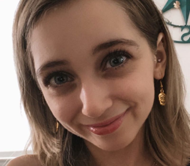 Shauna Rae défend fièrement ses "grands yeux brillants" après qu'un fan a remis en question leur taille. Cela a toujours été un non-problème