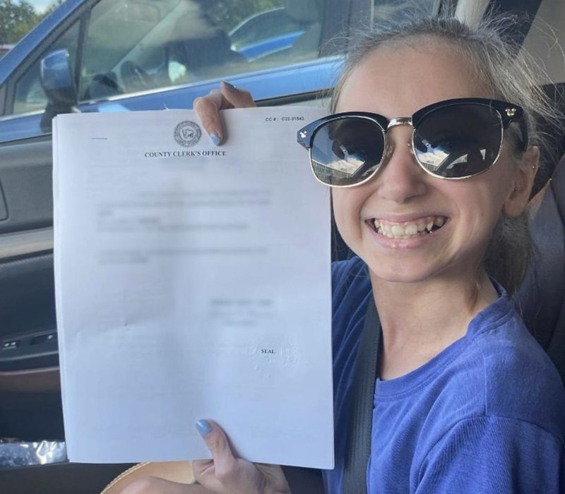 Shauna Rae défend fièrement ses "grands yeux brillants" après qu'un fan a remis en question leur taille. Cela a toujours été un non-problème