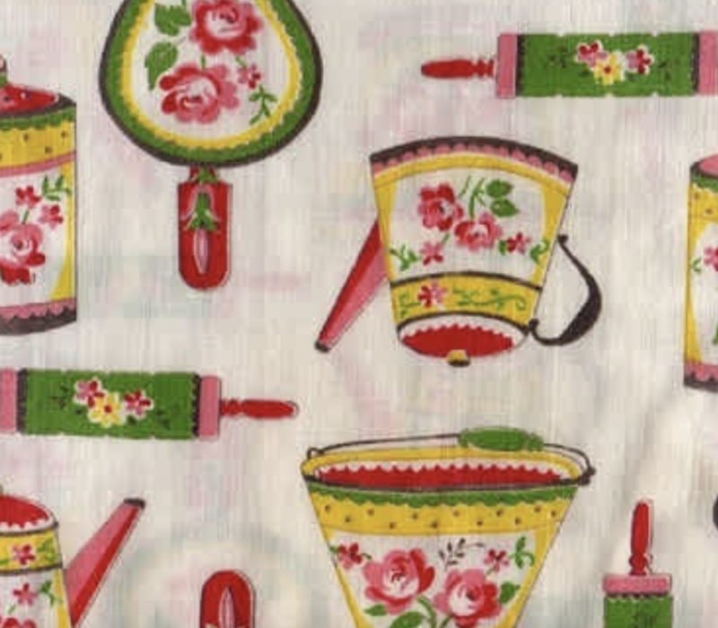 Dans les années 1930, les dames avaient la possibilité de confectionner des robes à partir des motifs vibrants imprimés sur des sacs à grains. Ces tenues étaient un choix de mode populaire