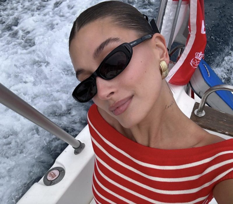 Hailey et Justin Bieber se livrent à des vacances ludiques et insouciantes dans le pittoresque sud de la France