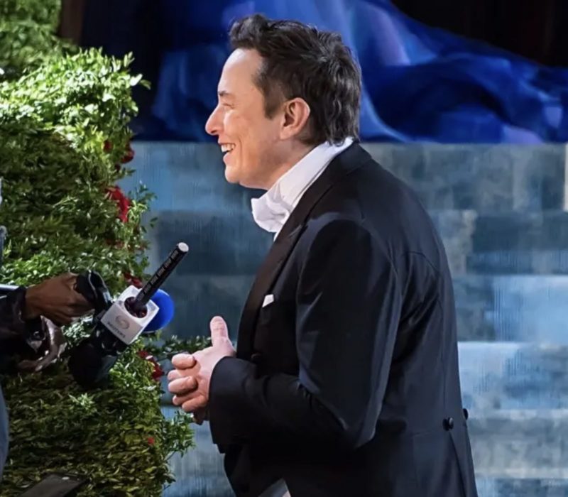 La première femme d'Elon Musk partage un essai perspicace sur leur mariage. Il y a un potentiel pour de nouveaux départs au cœur