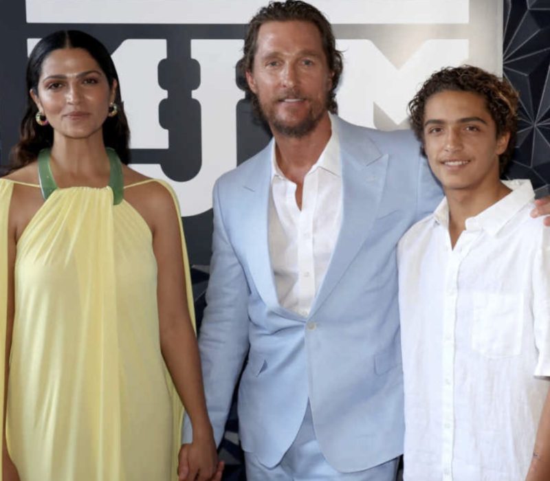 Matthew McConaughey est vu en public avec son fils aîné, qui est le portrait craché de son père