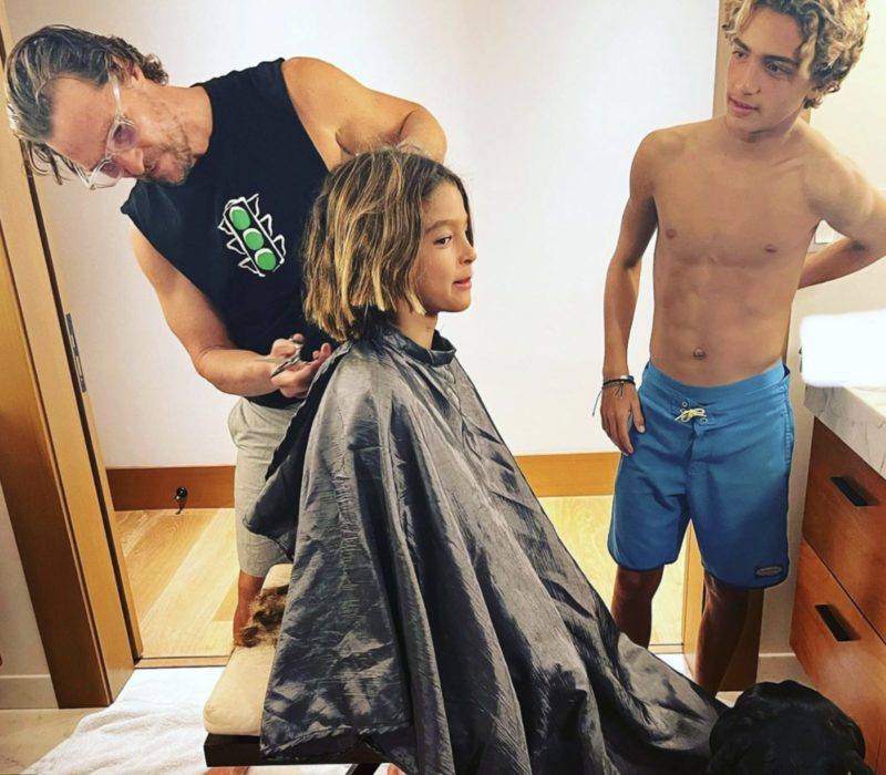 Matthew McConaughey est vu en public avec son fils aîné, qui est le portrait craché de son père
