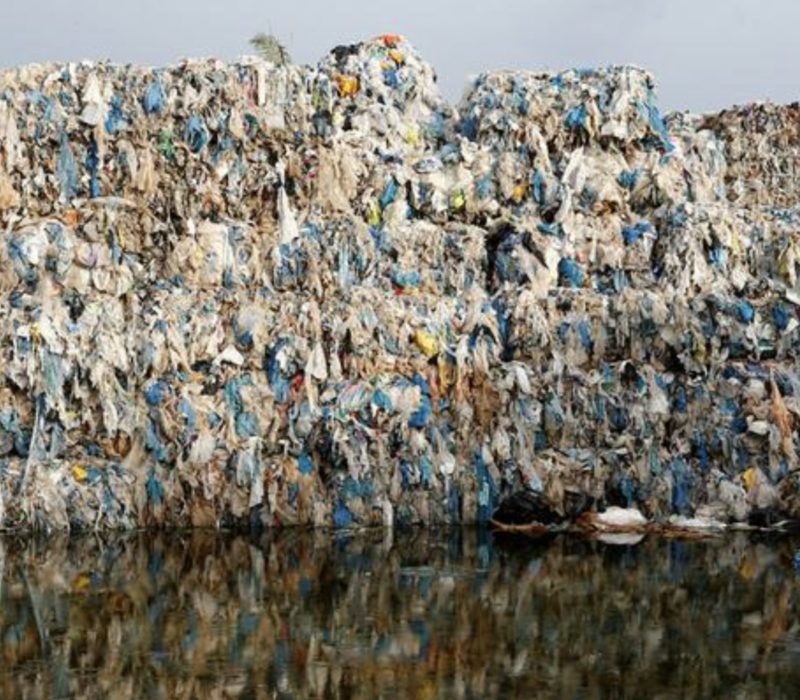 Les scientifiques ont découvert comment détruire les déchets plastiques avec une explosion. C'est fantastique