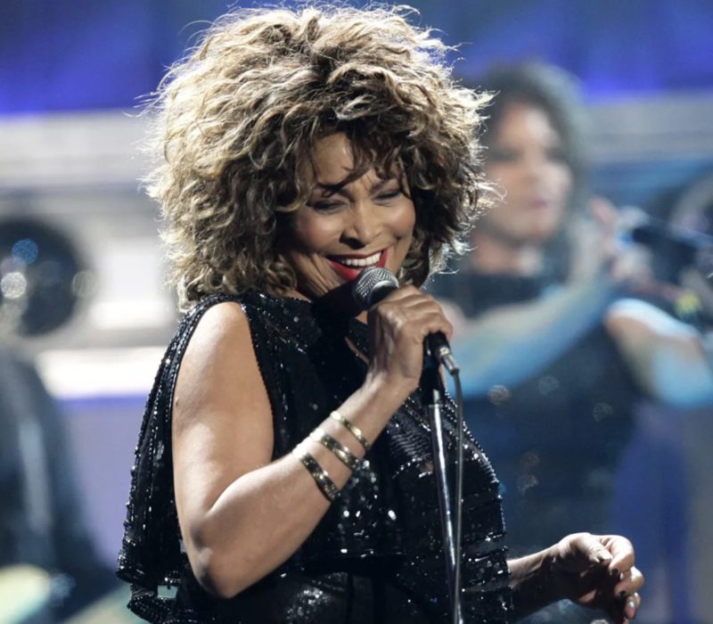 Martyn Ware se souvient avec tendresse de son ami "drôle et charmant". Découvrez l'histoire exclusive de Tina Turner, une femme qui a toujours eu une étincelle dans les yeux