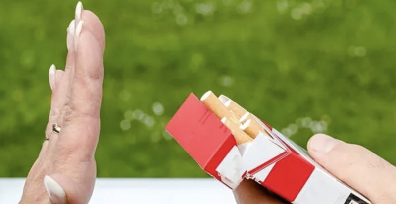 Découvrez la nouvelle politique généreuse de cette entreprise qui récompense les non-fumeurs avec six jours supplémentaires de congés payés pour rattraper le temps perdu lors des pauses cigarette
