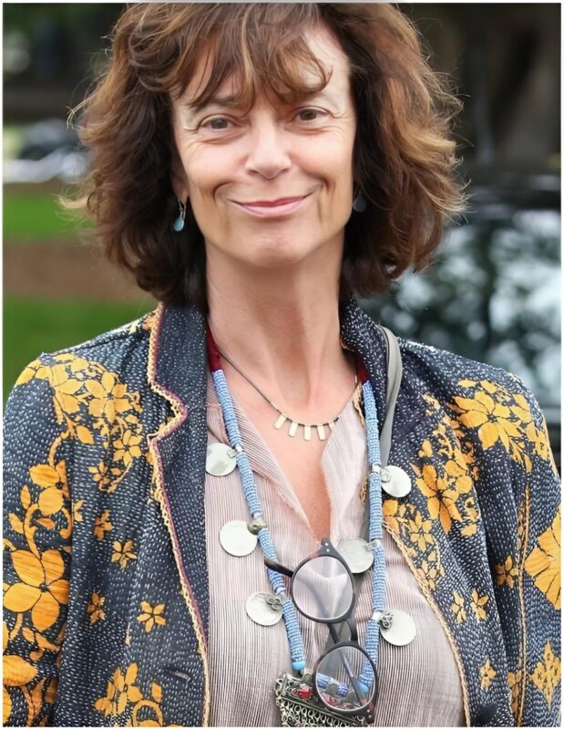Maggie és Ralph, 40 évvel a „Prunelliers-ban éneklés” után, most 89 és 66 évesek. Az átalakulásuk figyelemre méltó, érzelmes módon mutatva az idő múlását.