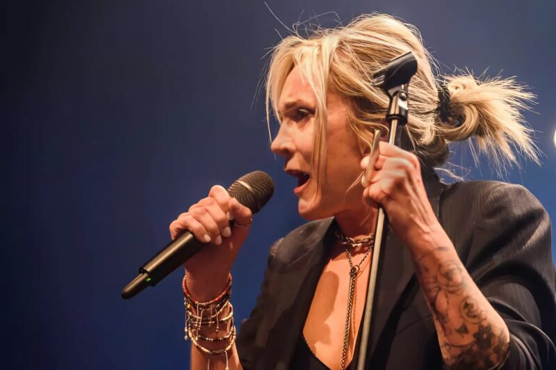 Patricia Kaas őszintén beszél arról, hogy miért nem vállalt gyermeket, és bevallja: "Amikor szerettem volna, már túl késő volt." Elgondolkodtató rálátás az időről és a személyes döntésekről.