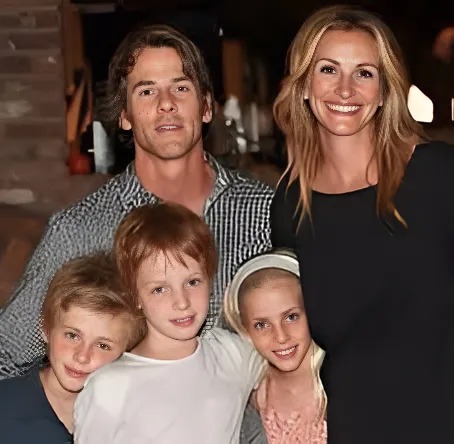 Julia Roberts: kik a három gyermeke? Annyira hasonlítanak az édesanyjukra, hogy szinte két tojásnak tűnnek.