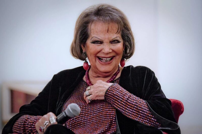 Claudia Cardinale ikonává válásának története a szépség, tehetség és kitartás összjátékaként alakult. A filmszakmában elért sikerei és kritikái egyaránt tanúsítják sokoldalúságát és elvitathatatlan jelenlétét.