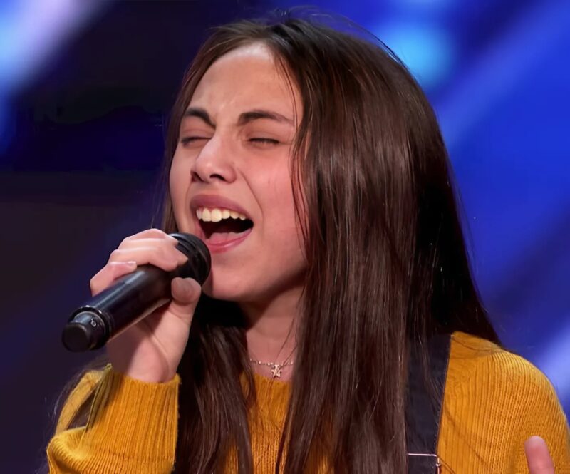 Amikor Simon Cowell hirtelen megszakította a lány előadását, a közönség elnémult. De ami ezután történt, mindenkit megdöbbentett – második próbálkozása annyira lenyűgöző volt, hogy az egész terem tapsviharban tört ki.