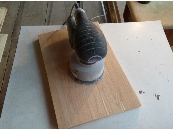 Egy régi lakás átalakításának ideális módja a modern dizájn és a vintage elemek ötvözése.