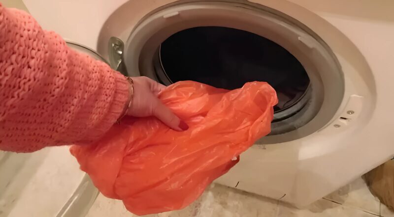 Egy nap láttam, hogy a nagymamám beteszi a zacskót a mosógépbe, és meglepődtem.