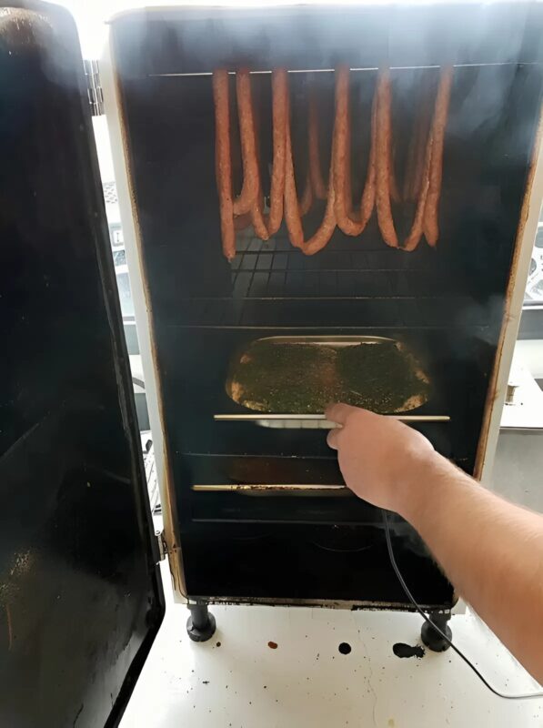 A nagybátyám egy régi hűtőszekrényből egy nagyon hasznos dolgot készített a házba: ezt kapta.