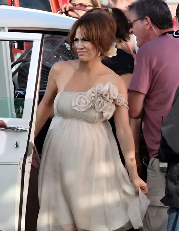 Jennifer Lopez és az anyaság csodálatos útja: ritka fotók, amelyek bemutatják fejlődését.