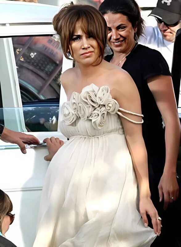 Jennifer Lopez és az anyaság csodálatos útja: ritka fotók, amelyek bemutatják fejlődését.