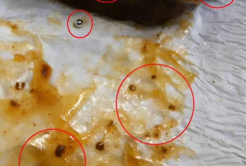 Vettünk néhány csokoládét a boltban, és valami furcsát találtunk benne - megdöbbentünk, amikor rájöttünk, hogy mi az.